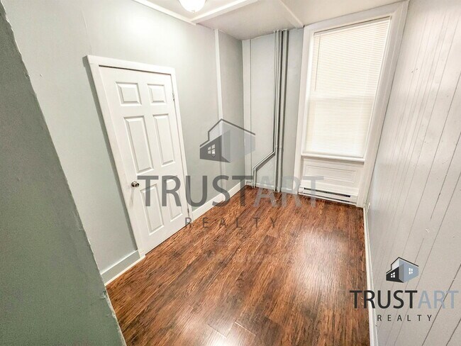 Foto del edificio - 1347 Sellers St