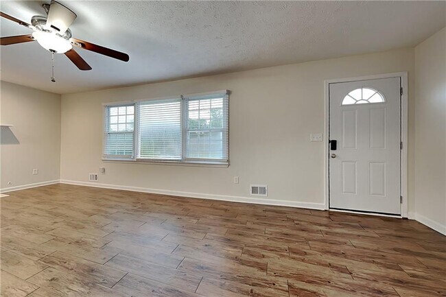 Building Photo - 3253 Glynn Mill Dr