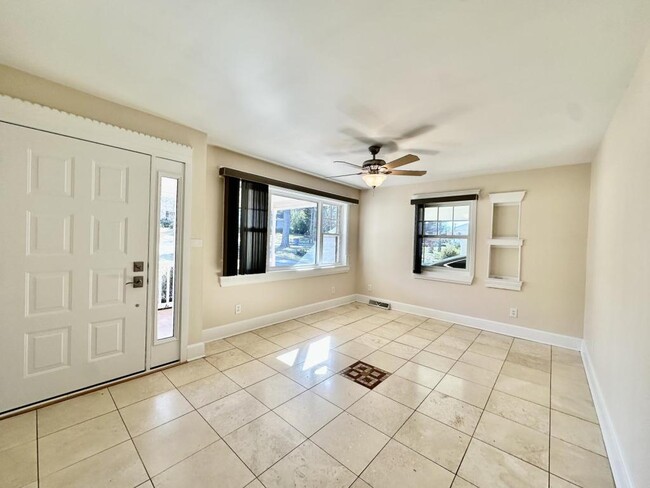 Building Photo - 2063 Eaton Rd