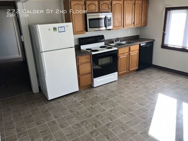 Building Photo - 272 Calder St