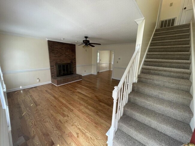 Building Photo - 4000 Cardigan Pl