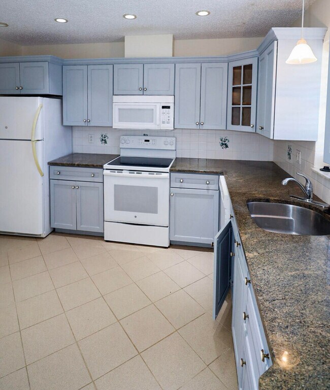 Foto del edificio - 845 Salem Ln
