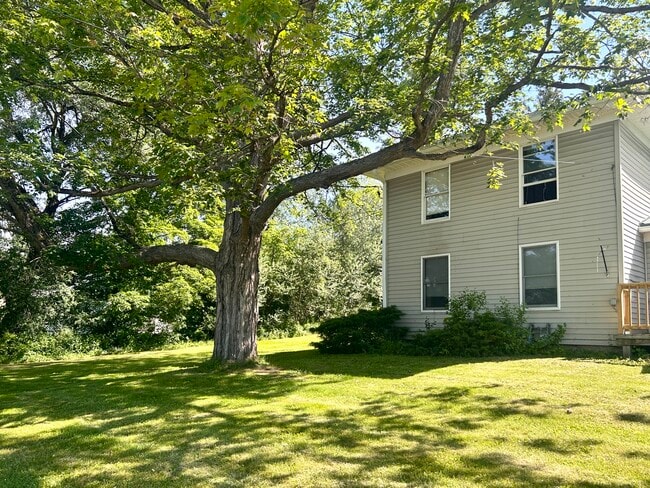Building Photo - 475 S Main St
