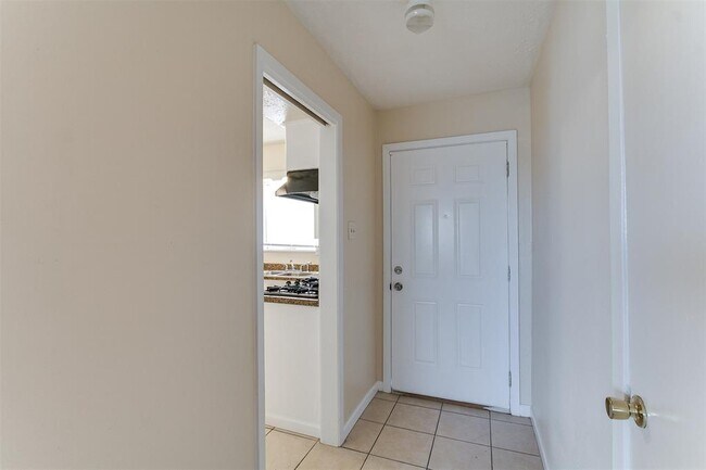 Building Photo - 6422 Darlinghurst Dr