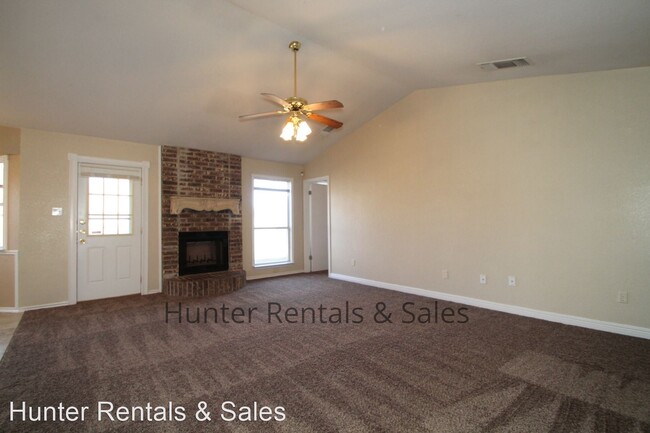 3 br, 2 bath House - 1809 Caprock Dr - 4