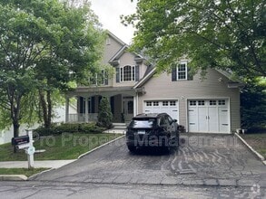 Building Photo - 2 Blackstone Ct