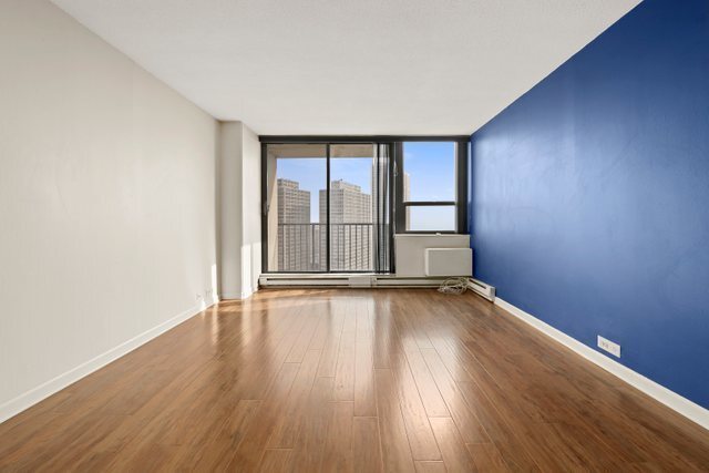 Foto del edificio - 2740 N Pine Grove Ave