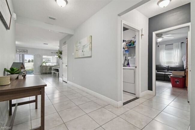 Foto del edificio - 3 br, 2 bath House - 12254 R Gothic Road