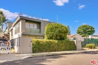 Building Photo - 809 Brooks Ave