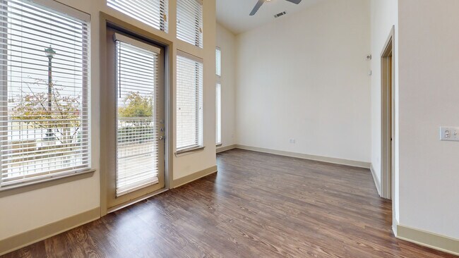 Interior Photo - Central Square at Frisco