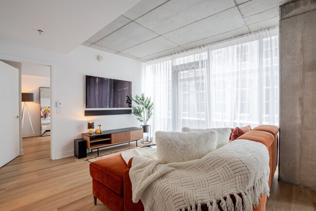 Building Photo - 464 Rue Saint-François-Xavier-SI ID1601915P