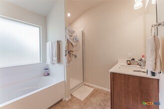 Building Photo - 207 Christopher Dr
