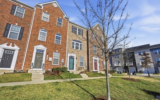 Building Photo - 703 Sky Bridge Dr