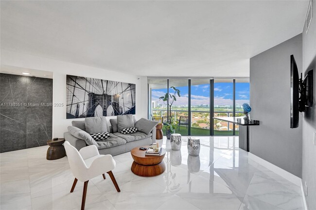 Foto del edificio - 3610 Yacht Club Dr