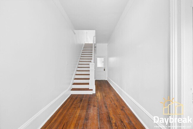 Foto del edificio - 112 E Anderson St