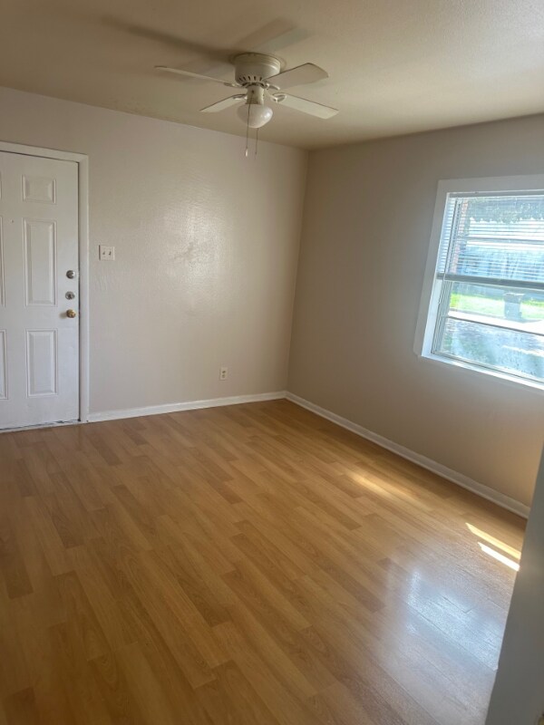 Foto del edificio - 3701 Sleeper Ave