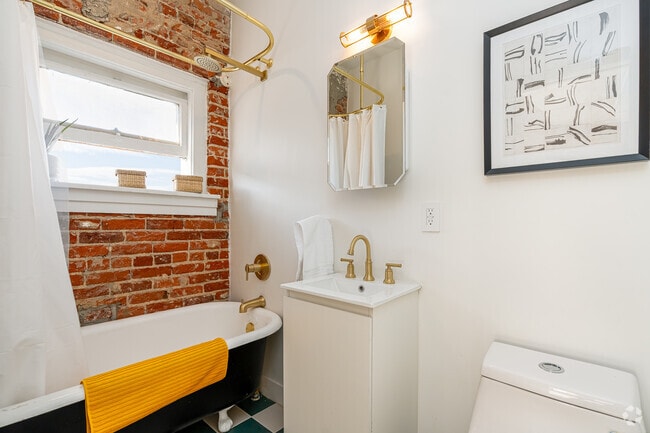 Studio - 311SF - Bathroom - The Arts