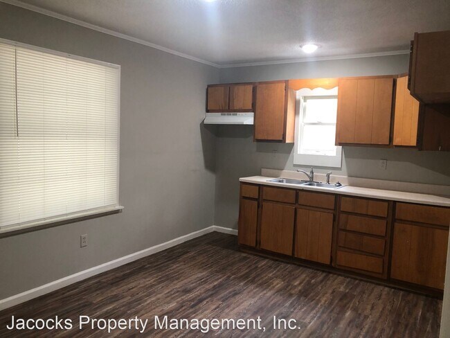 Building Photo - 3 br, 1 bath House - 680 Liberty