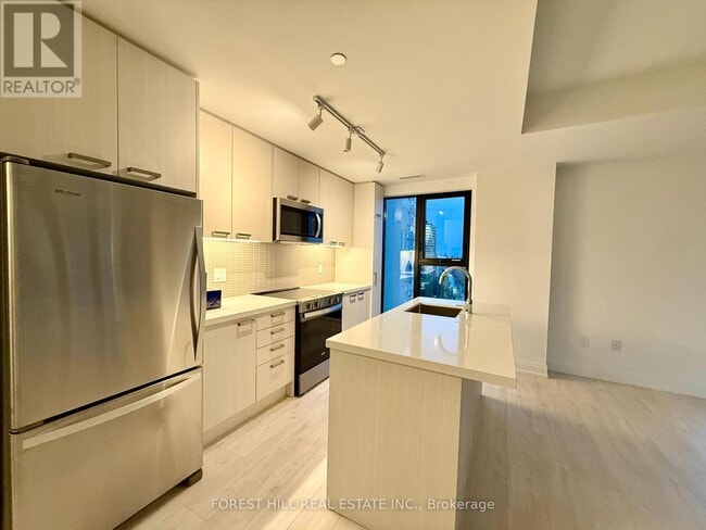 Building Photo - 20 Soudan Ave