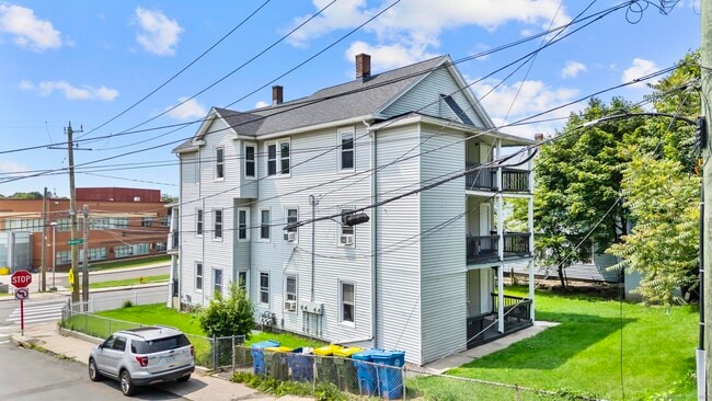 Building Photo - 1105 N Main St