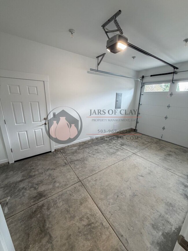 Foto del edificio - 1333/1335 Oppek St NE #2023-LL765