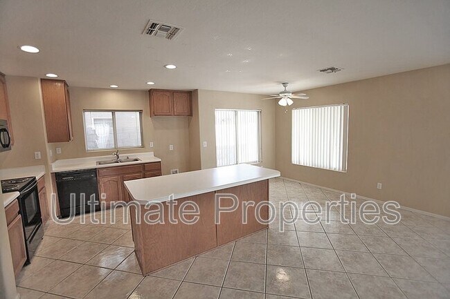 Foto del edificio - 6153 W Echo Ln