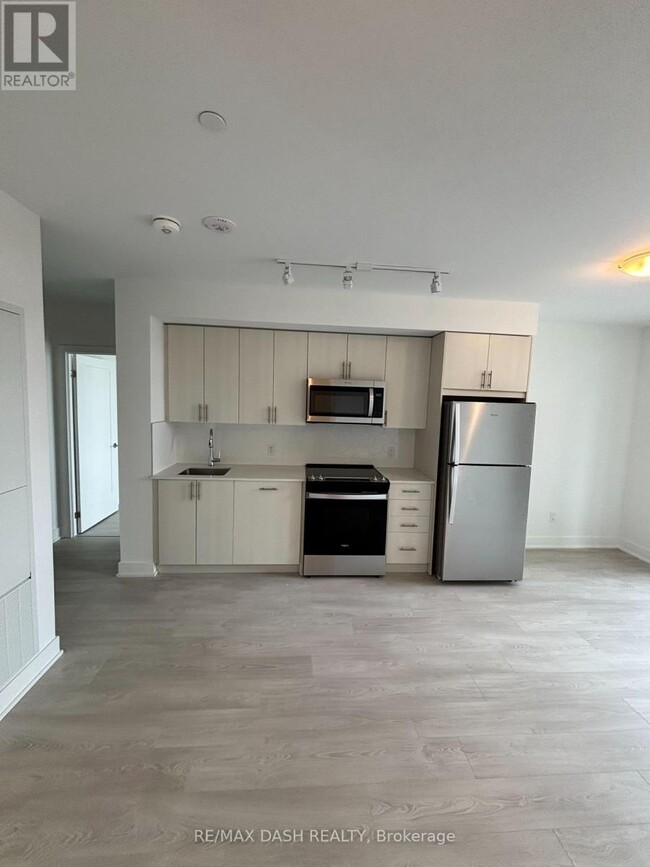 Photo du bâtiment - 2425-2425 Simcoe St N