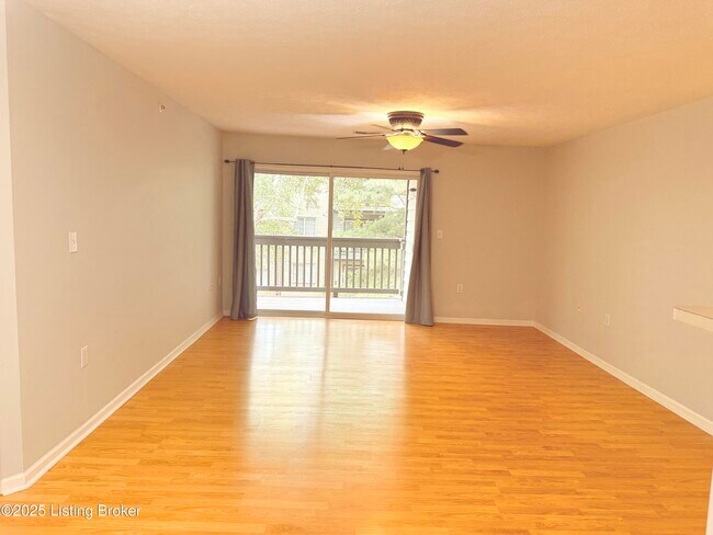 Foto del edificio - 10303 Trotters Pointe Dr