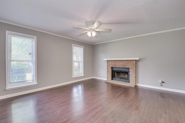 Building Photo - 2453 Riverlook Dr