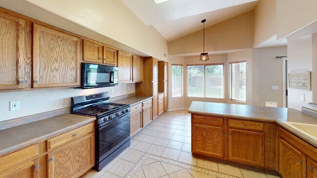 Building Photo - 6172 S Lyons Dr