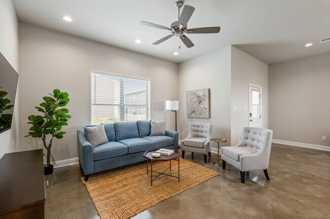Building Photo - 203 Firethorn Dr