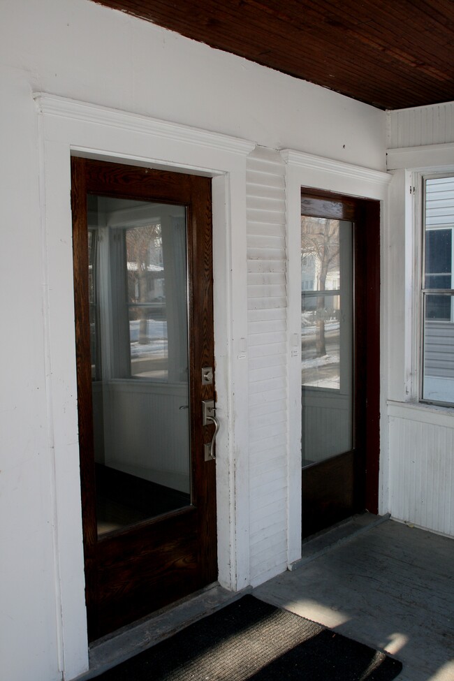 Entrada frontal - 1411 Girard Ave N