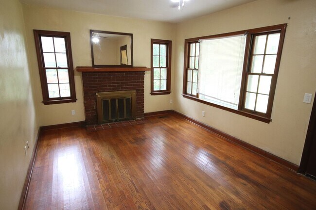 Foto del edificio - Historic Home For Rent! 2 Bedroom 1 Bathroom!