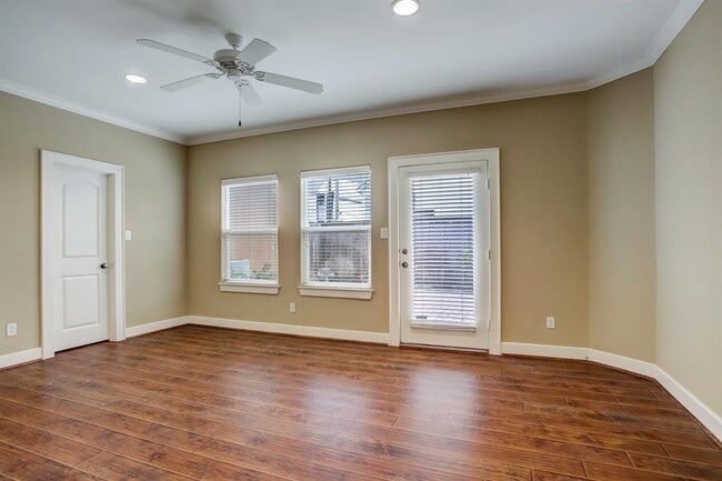 Building Photo - 3004 McCulloch Cir