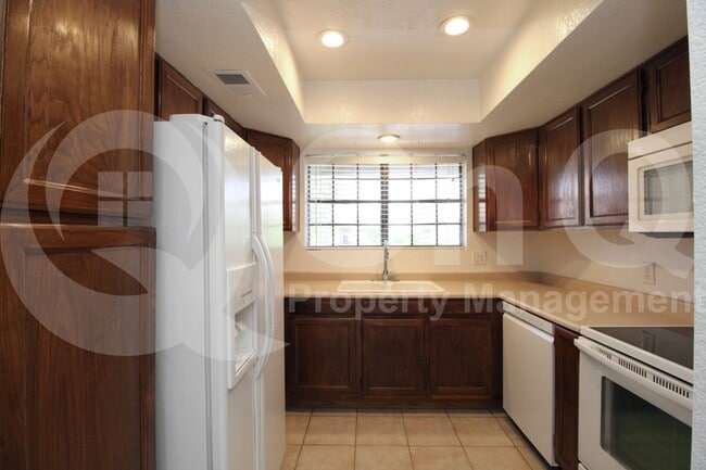 Building Photo - 5950 N 78th St