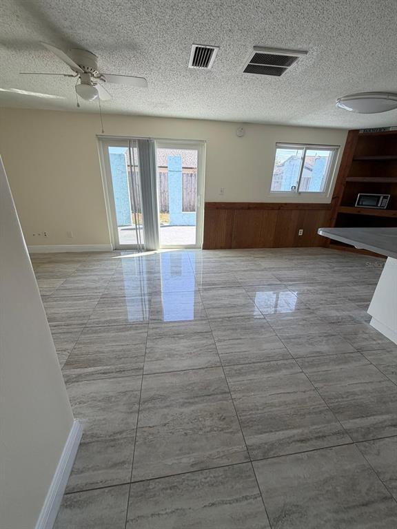 Foto del edificio - 8711 Sage Ct