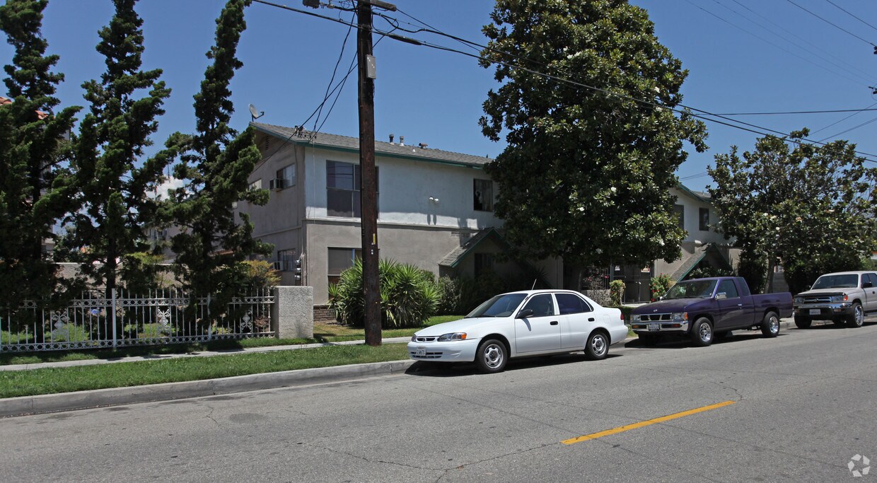 Building Photo - 11355 Lambert Ave