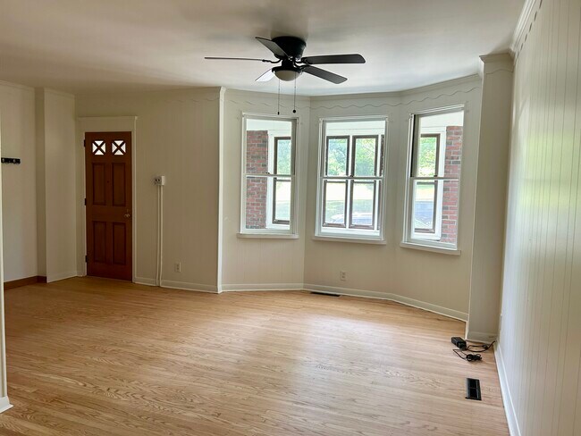 Building Photo - 713 Limekiln Pike