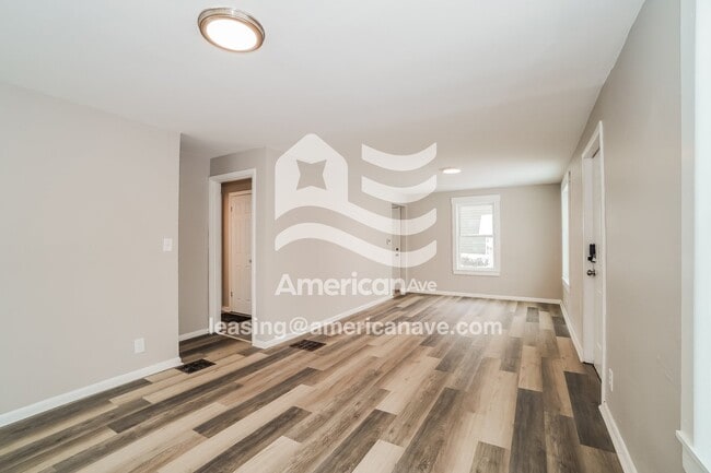 Building Photo - 2459 Lexington Ave