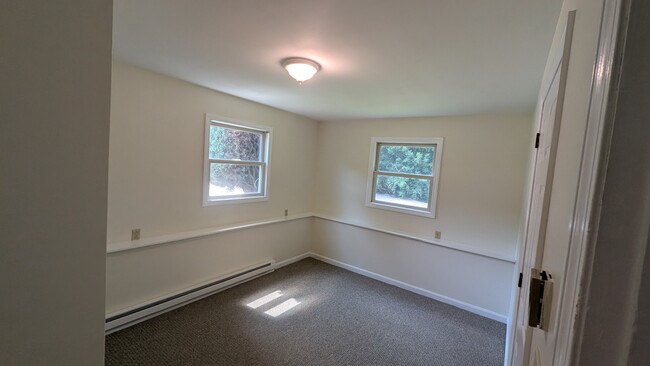Building Photo - 48F Mansfield Ave