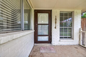 Building Photo - 10814 Parkland Woods Dr