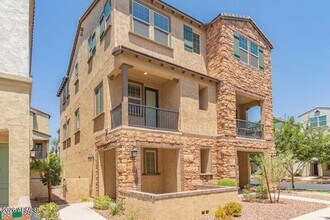 Building Photo - 1635 E Dogwood Ln
