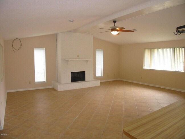 Foto del edificio - 56105 Diamondhead Dr E