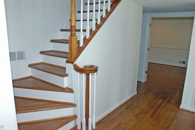 Building Photo - 4984 Wickford Way