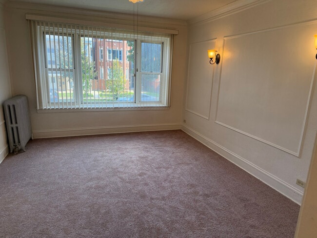 Foto del edificio - 8220 S Langley Ave