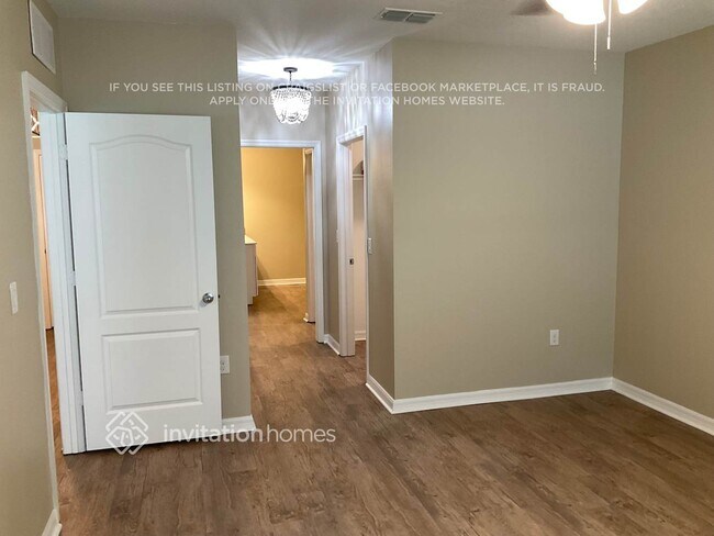 Building Photo - 532 White Coral Ln