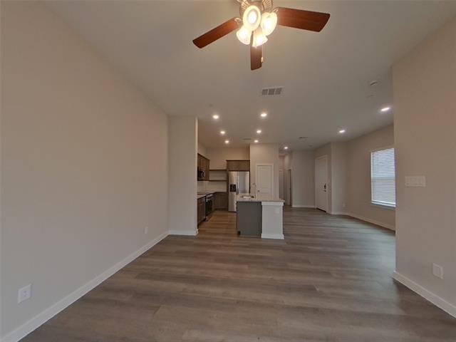 Foto del edificio - 321 Lincoln Cir