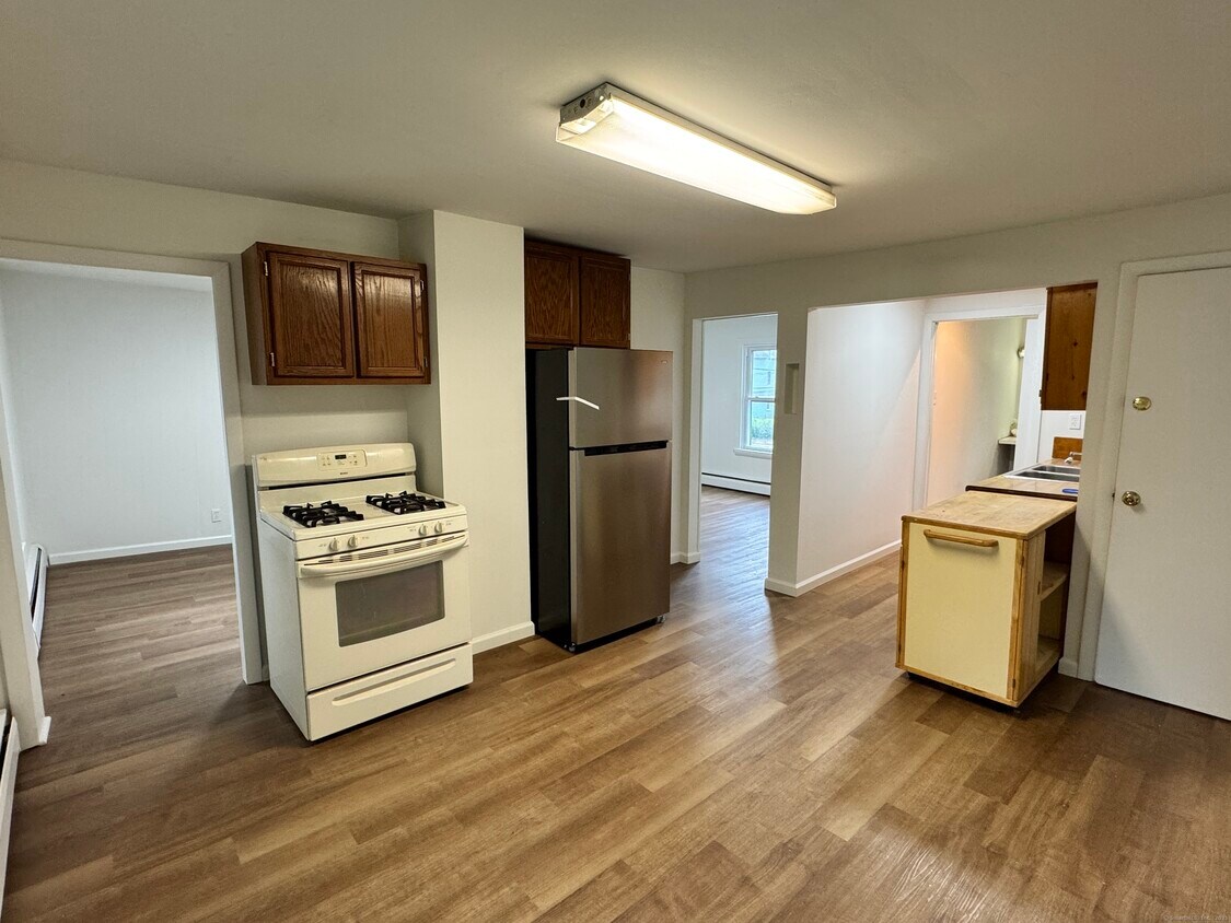 Foto principal - 81 Springdale Ave