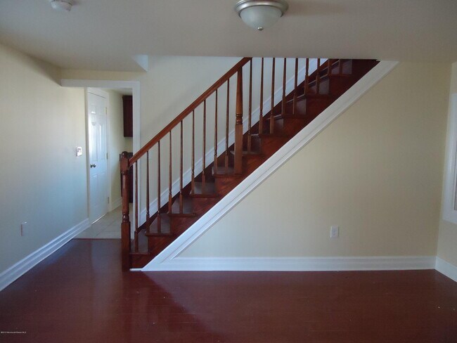 Foto del edificio - 113 Hibernia Ave