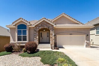 Building Photo - 8270 Regiment Ct